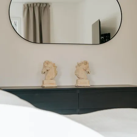 Haeuserl Am Wald * Λάιμπνιτς